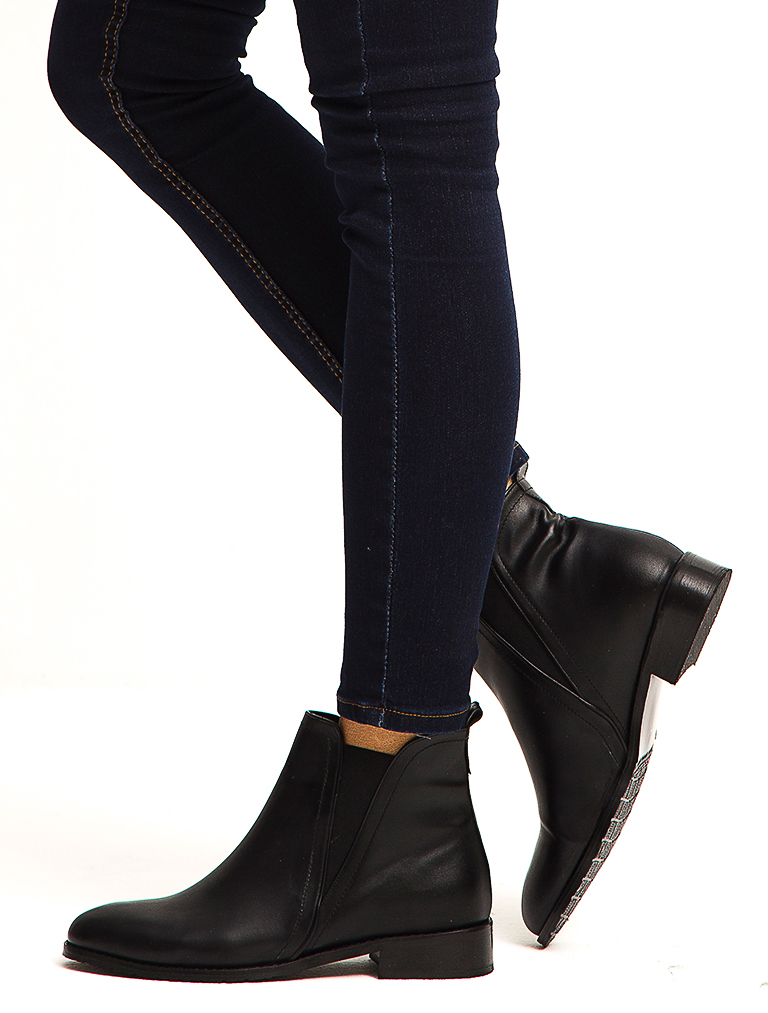 

Mecrea woman Casual Boot, Standard
