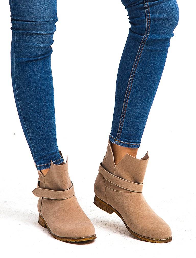 

Mecrea woman Casual Boot, Standard