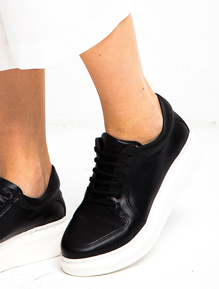 

Mecrea woman Terry Sneakers, Black