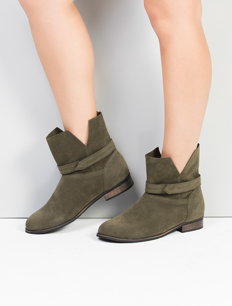 

Mecrea woman Casual Boot, Standard