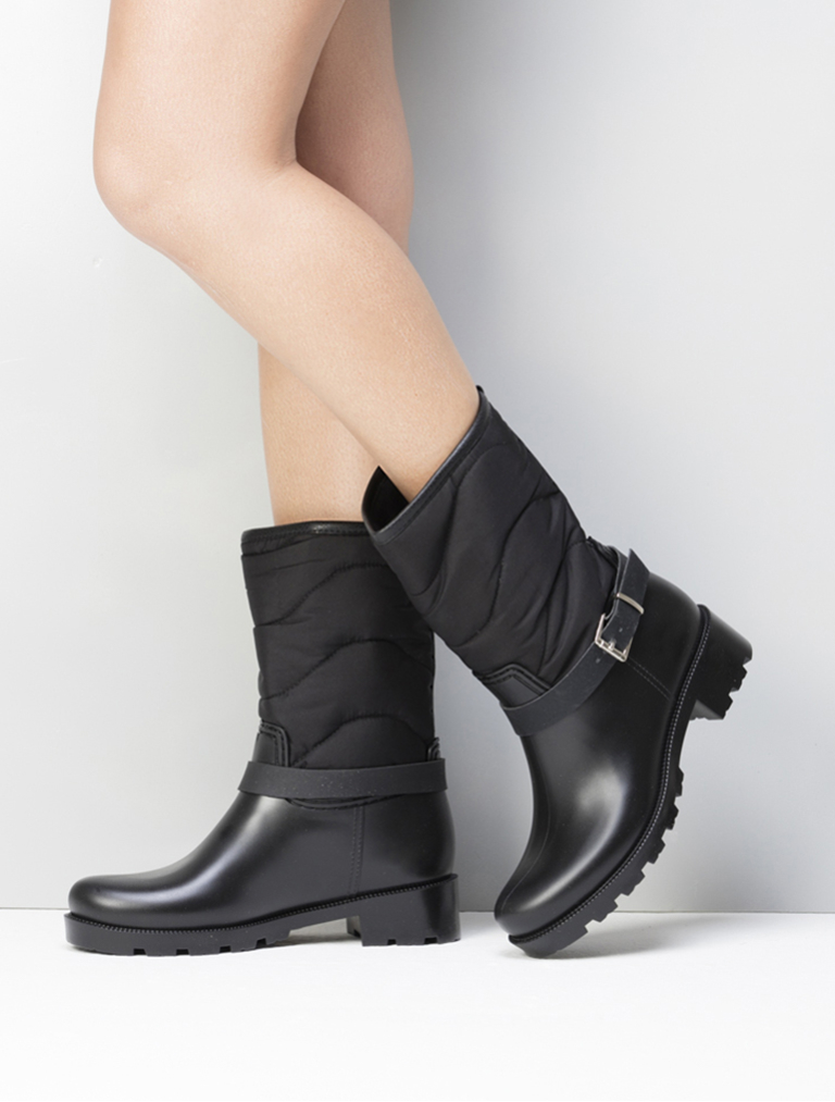 

Mecrea woman Over the knee boot, Standard