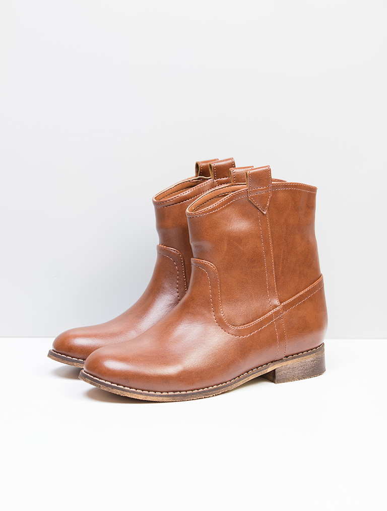 

Mecrea woman Casual Boot, Standard