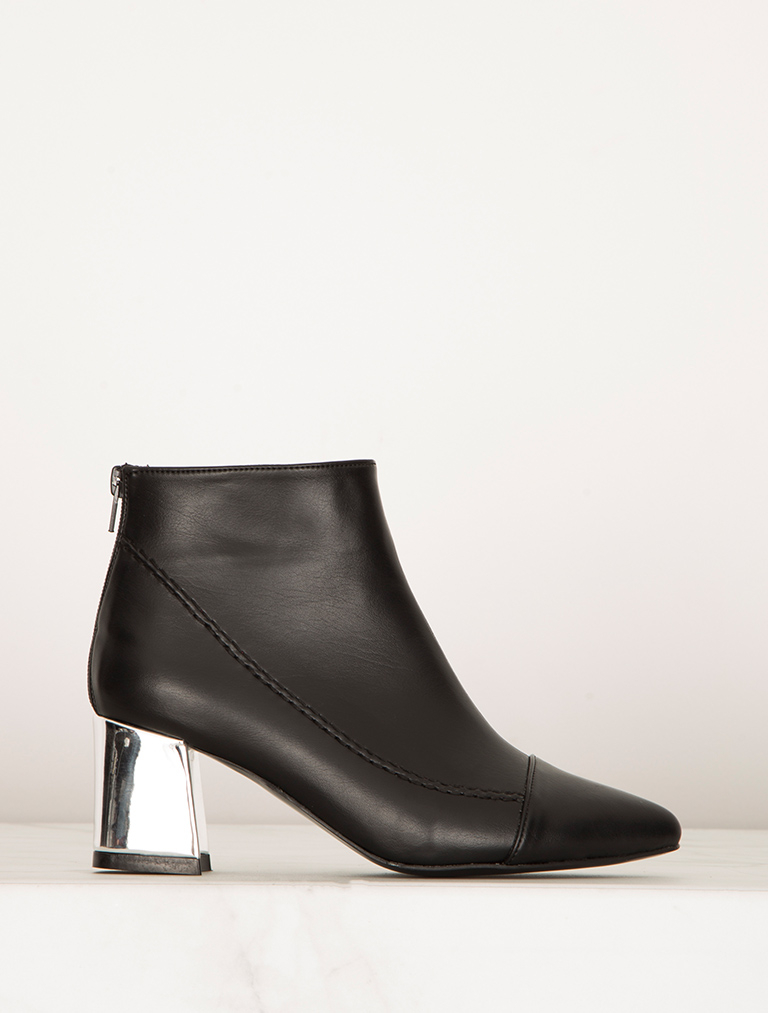 

Mecrea woman Boot, Standard