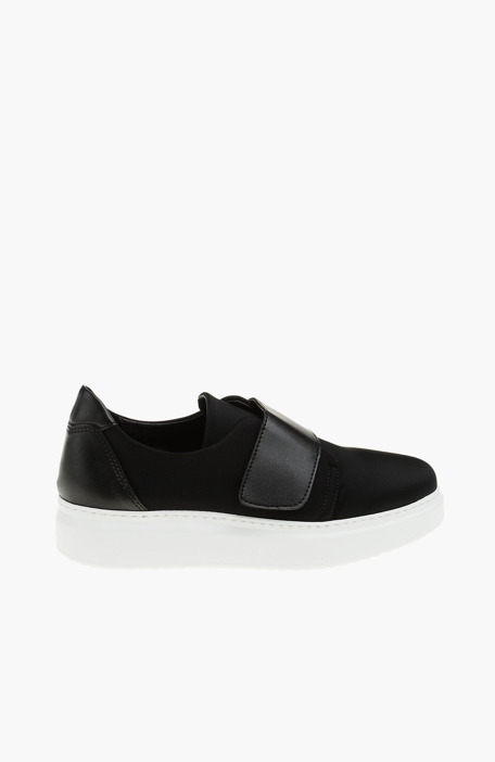 

NETWORK Sneaker, Black